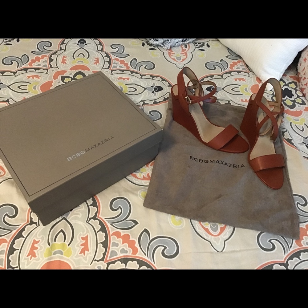 BCBG wedges NEVER worn!
